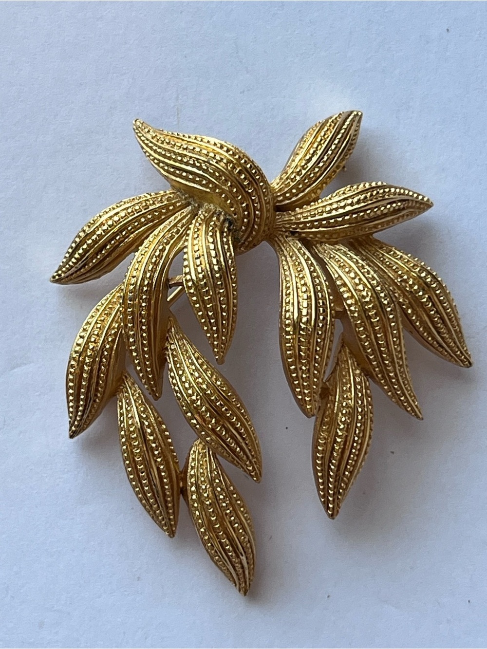 Vintage Crown Trifari Gold Tone Statement Brooch